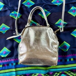 🩶 UO Silver Vegan Leather Crossbody Mini Purse w/ Kiss Lock Snap Closure NWOT